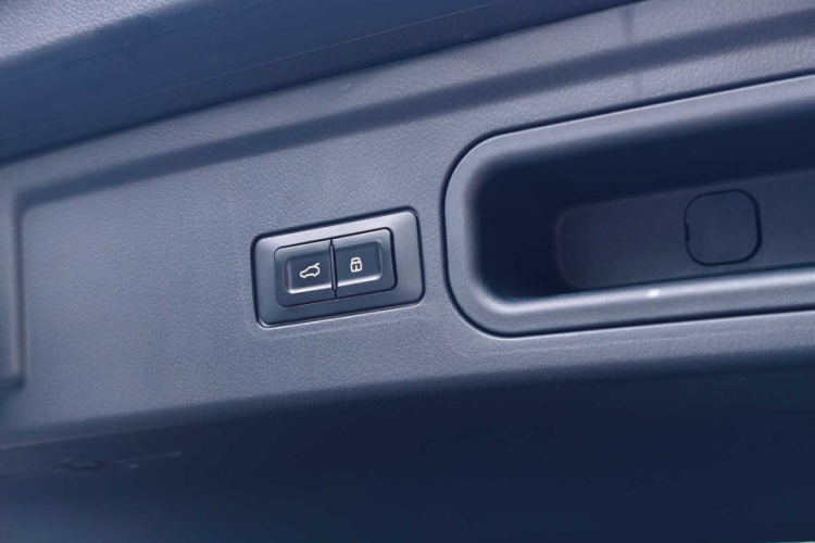 哪吒汽车 2023款 哪吒U-Ⅱ 挑战版 500 磷酸铁锂中控内饰7007