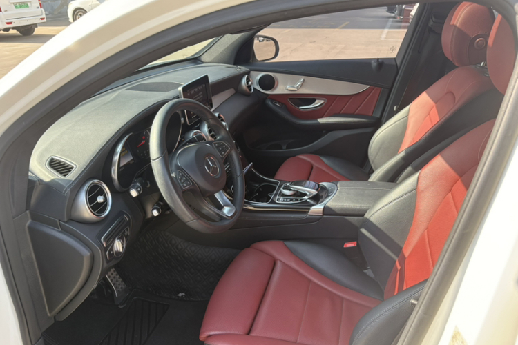 奔驰GLC轿跑 2017款 GLC 200 4MATIC 轿跑SUV中控内饰7005