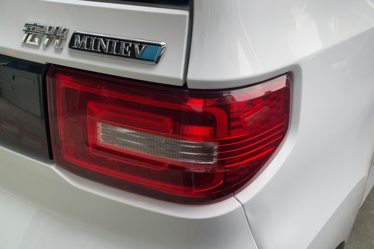 五菱汽车 宏光MINIEV 2021款 马卡龙臻享款 三元锂车身外观6009