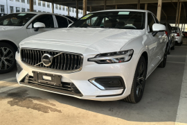 沃尔沃S60 2025款 B4 智逸豪华版