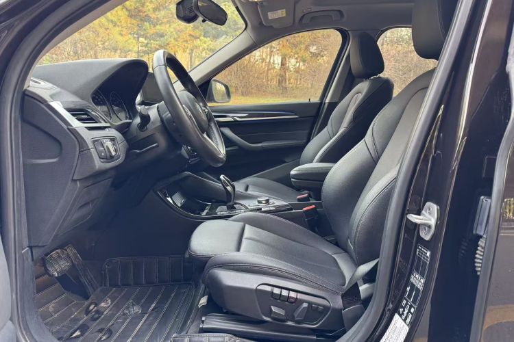 宝马X1 2020款 xDrive25Li 尊享型中控内饰7001