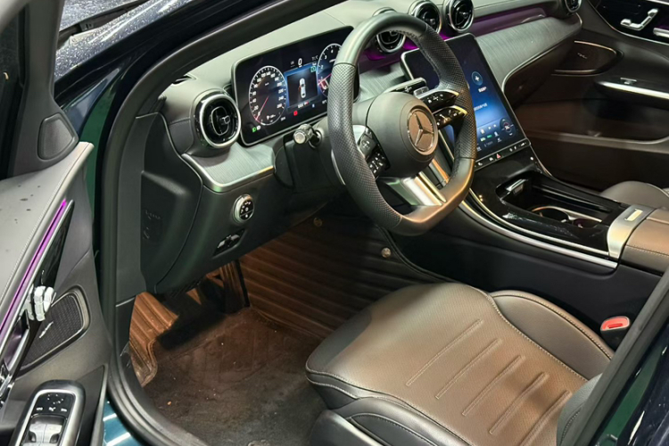 奔驰C级 2023款 改款 C 200 L 运动版中控内饰7003