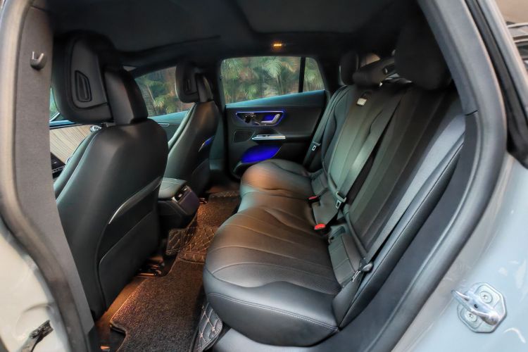 奔驰EQE 2022款 350 先锋版中控内饰7001