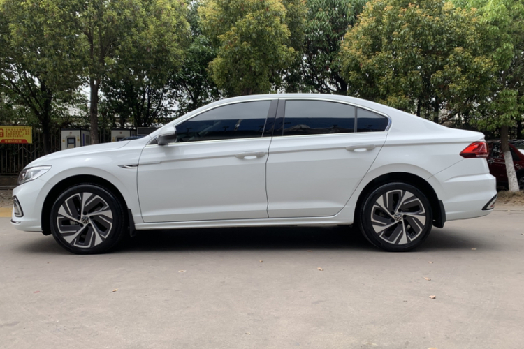 大众 宝来 2023款 300TSI DSG尊行版局部细节9010