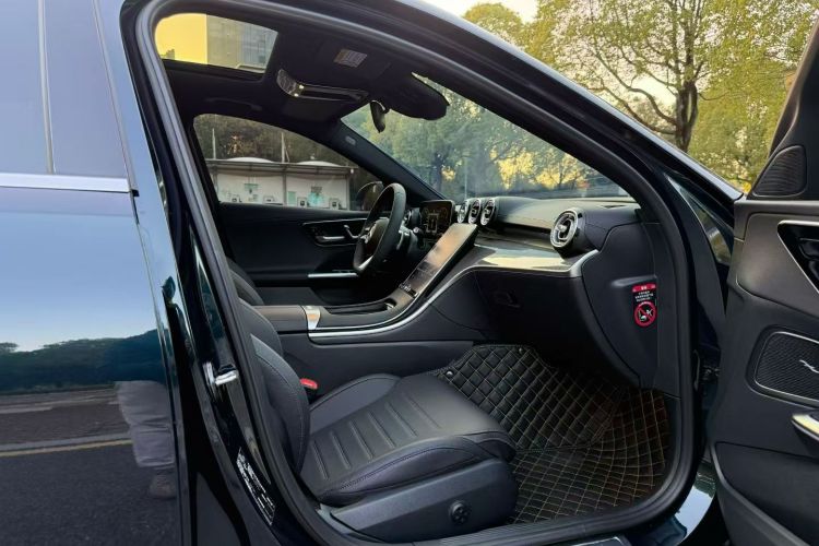 奔驰C级 2023款 改款 C 260 L 运动版中控内饰7004