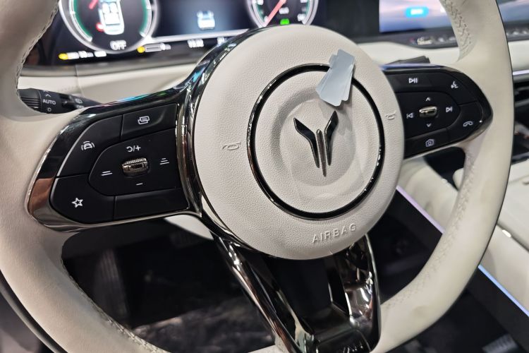 岚图汽车 岚图FREE 2025款 318 259km 四驱探索版车身外观6006