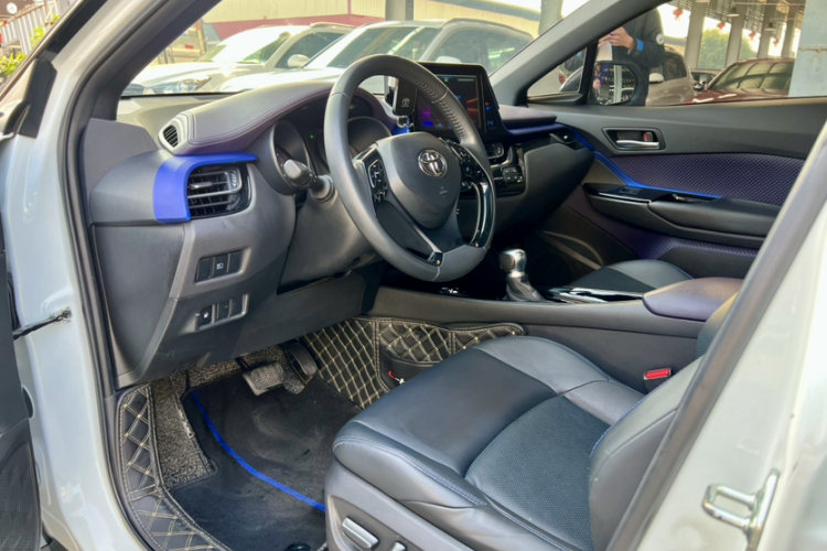 丰田C-HR 2020款 2.0L 豪华版中控内饰7002