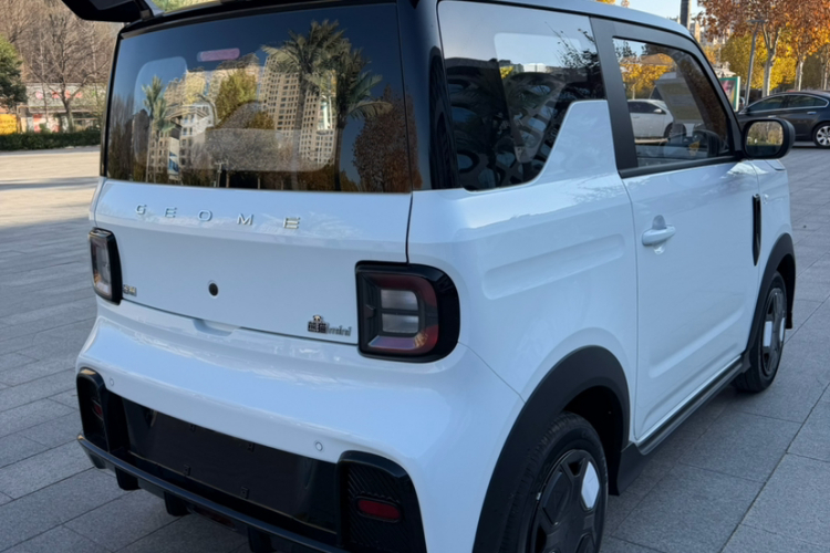 吉利银河 2025款 210km 熊猫卡丁车身外观6005