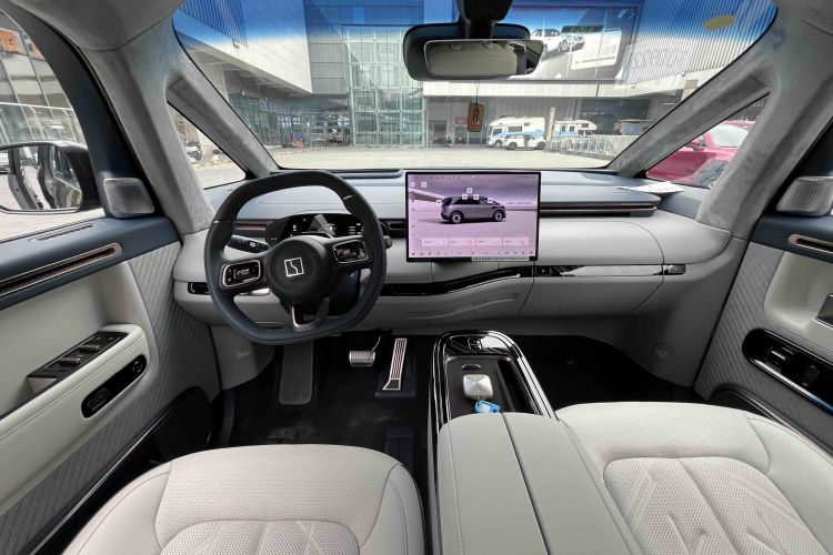 极氪MIX 2025款 长续航智驾版中控内饰7005