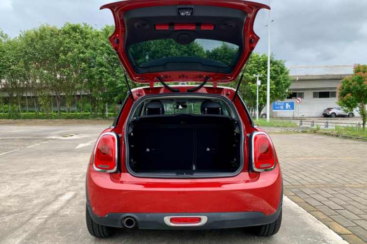 MINI 2016款 1.2T ONE 先锋派局部细节23