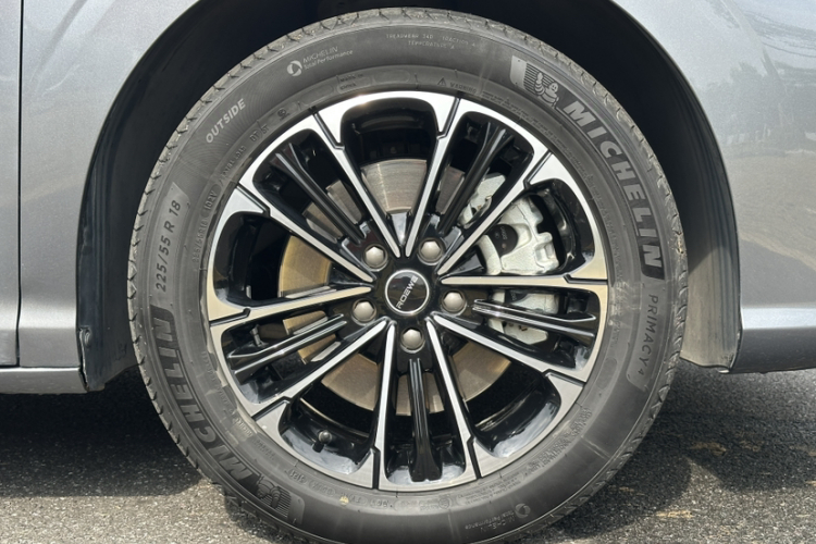 荣威iMAX8 2022款 400TGI 欢聚版车身外观6004