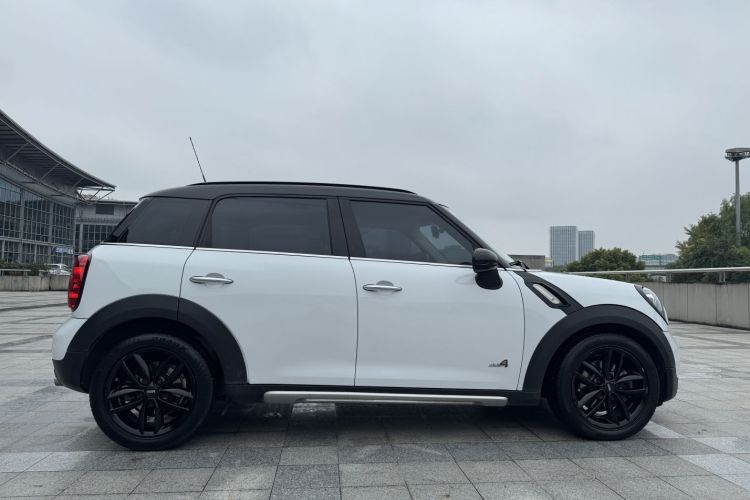 MINI Countryman 2016款 1.6T COOPER ALL4 Fun装备控车身外观6009