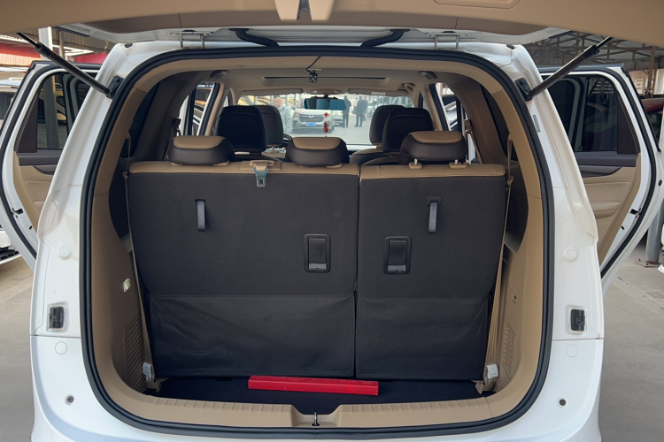 宝骏730 2017款 1.8L iAMT豪华型 7座局部细节23