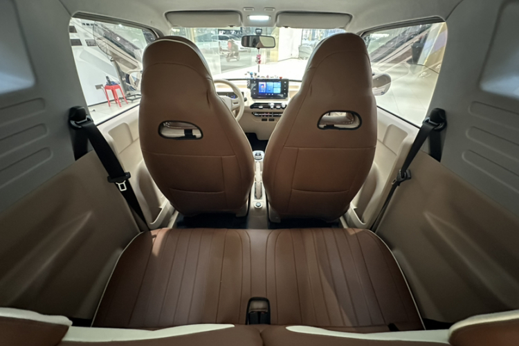 吉利银河 2024款 熊猫mini 200km 耐力熊中控内饰7002