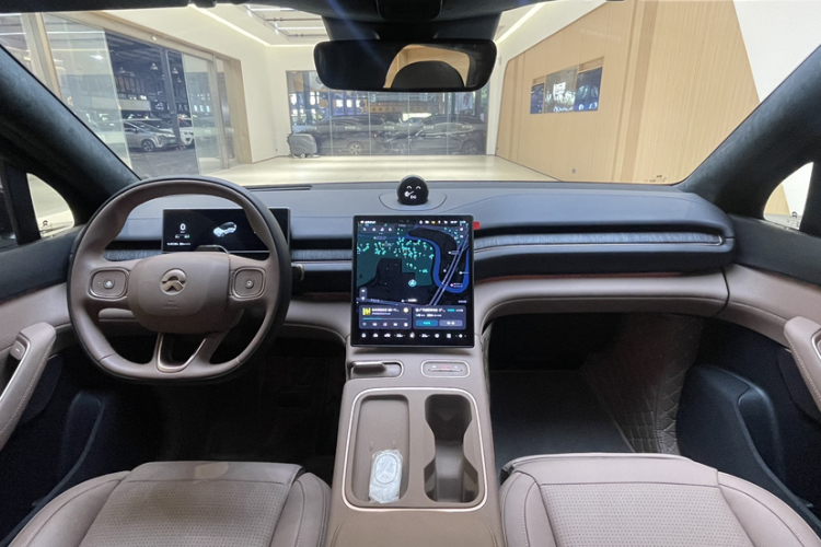 蔚来ES6 2024款 75kWh中控内饰7009