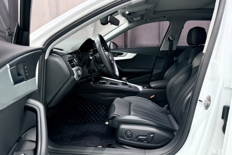 奥迪A4L 2023款 40 TFSI 时尚动感型中控内饰7011