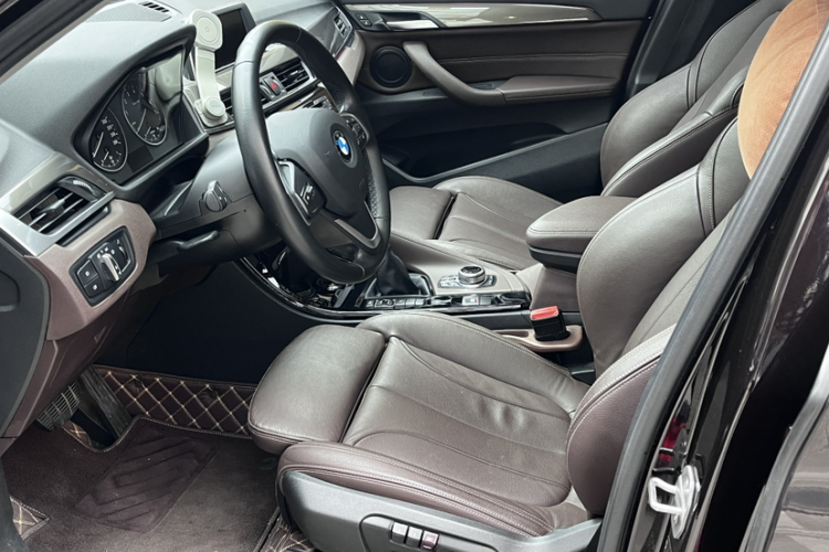 宝马X1 2016款 sDrive20Li 豪华型中控内饰7001