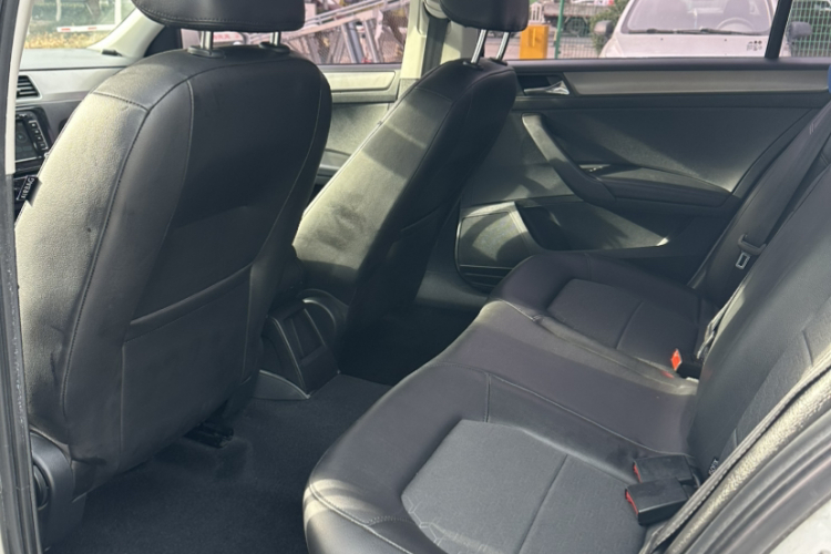 大众 桑塔纳 2015款 1.6L 自动舒适版中控内饰7004