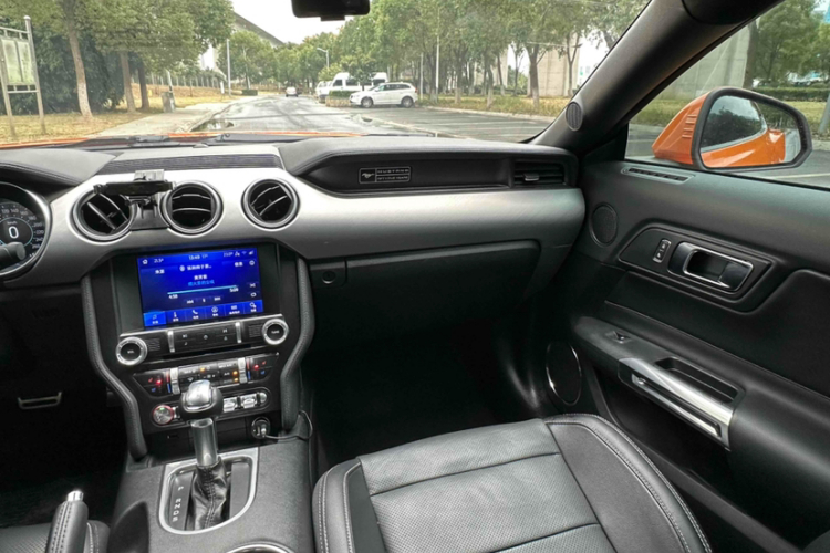 福特 Mustang 2020款 2.3L EcoBoost中控内饰7001