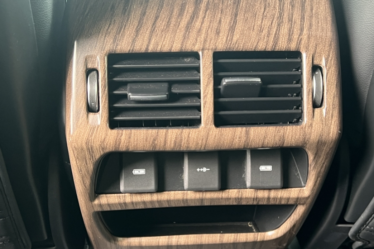 路虎 发现运动版 2020款 249PS R-Dynamic 性能版中控内饰7007