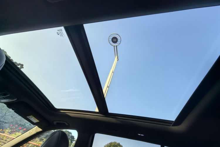 广汽传祺 传祺GS8 2022款 领航系列 2.0TGDI 两驱豪华智联版（七座）中控内饰7007