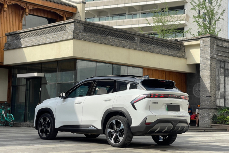 吉利银河 银河L7 2023款 1.5T 115km 星舰车身外观6011