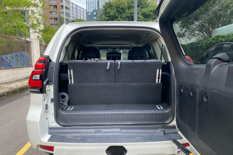 丰田 普拉多 2019款 3.5L 自动TX-L尊享版中控内饰7010