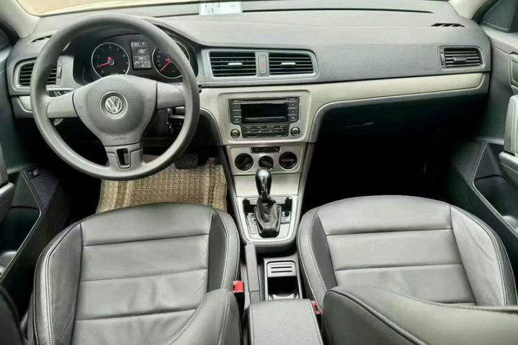 大众 朗逸 2013款 改款经典 1.6L 自动舒适版中控内饰7001