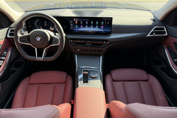 宝马3系 2025款 325Li M运动套装中控内饰7004