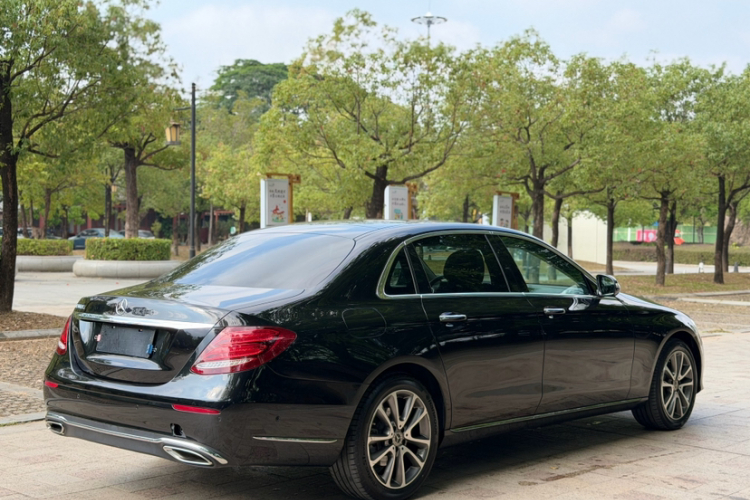 奔驰E级 2020款 改款 E 260 L车身外观6001