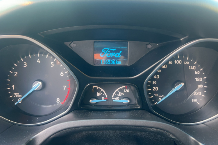 福特 福克斯 2017款 两厢 1.6L 手动风尚型智行版中控内饰15