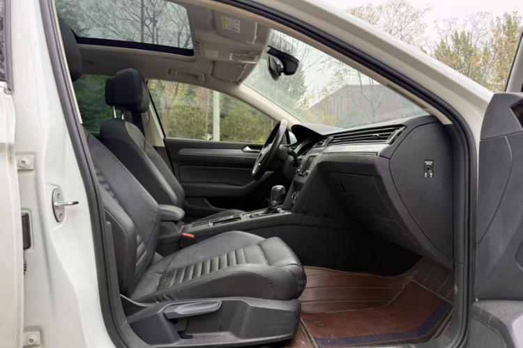 大众 蔚揽 2017款 380TSI 四驱拓行版中控内饰7011