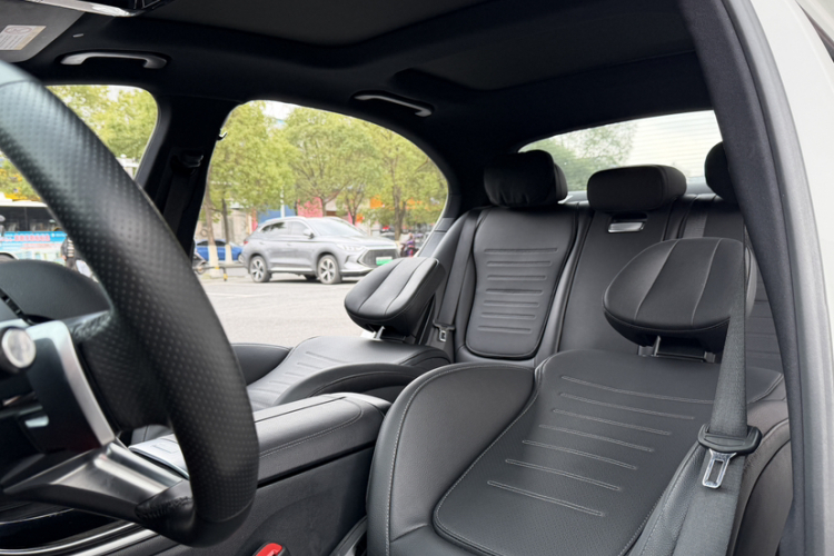 奔驰C级 2023款 C 260 L 运动版局部细节22