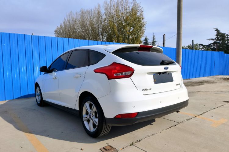 福特 福克斯 2017款 两厢 1.6L 自动舒适型智行版车身外观6008