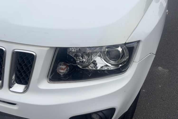 Jeep 指南者(进口) 2014款 2.0L 两驱运动版车身外观6009