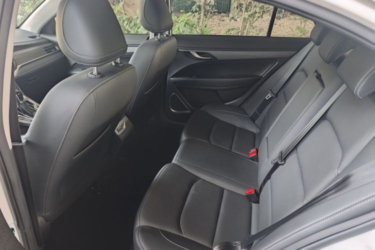 吉利汽车 帝豪 2021款 UP 1.5L CVT向上版中控内饰7002