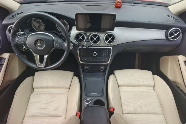 奔驰GLA 2016款 GLA 220 4MATIC 时尚型中控内饰7005