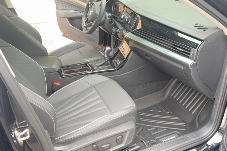 大众 帕萨特 2024款 330TSI 精英版中控内饰7003