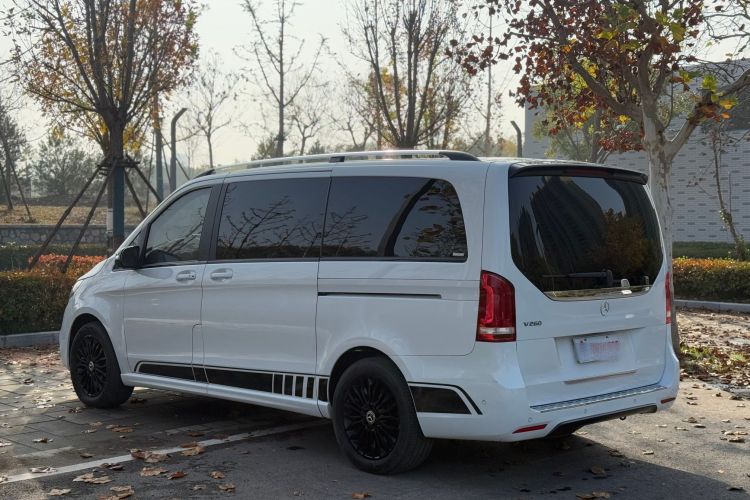 奔驰V级 2018款 V 260 AMG 运动版 国V车身外观6007