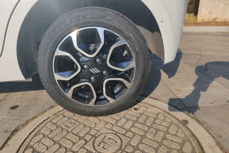 江铃集团新能源 易至EV3 2023款 青春版 320KM 舒适型车身外观6007