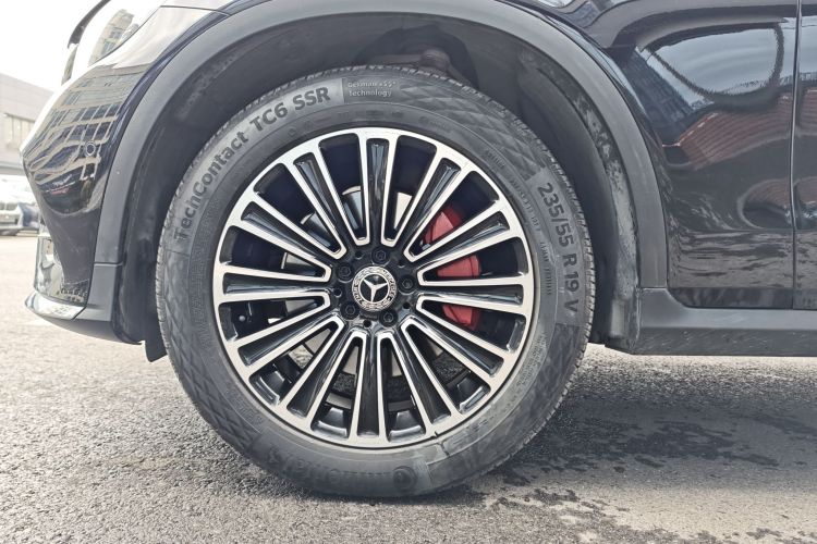 奔驰GLC 2019款 GLC 260 L 4MATIC 动感型中控内饰7008