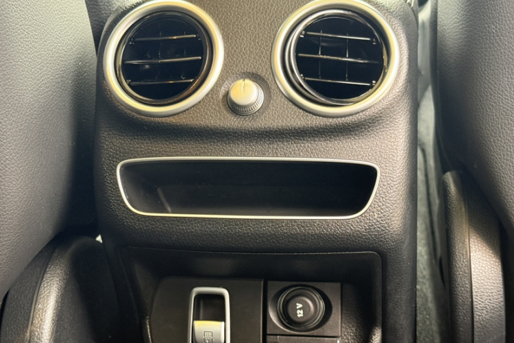 奔驰C级 2021款 C 260 L 运动版中控内饰7003