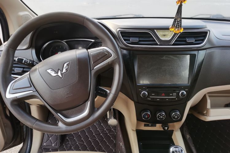 五菱汽车 五菱宏光 2015款 1.5L S1舒适国V局部细节16