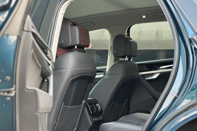 大众 途锐 2021款 3.0TSI 锐享版 曜黑运动套装中控内饰7008