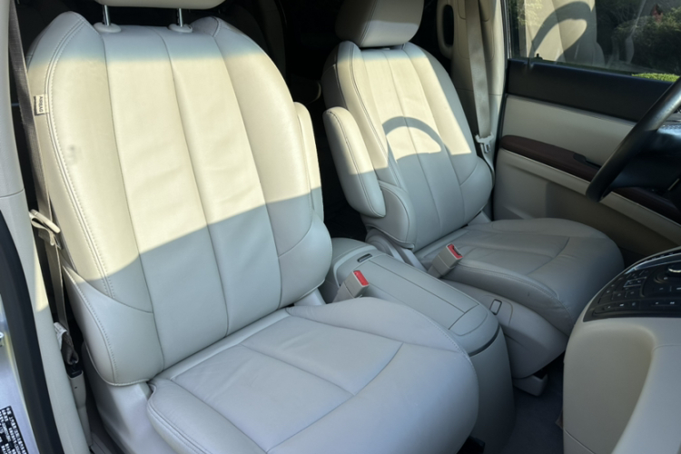 别克GL8 2018款 28T 豪华型 国VI中控内饰7005