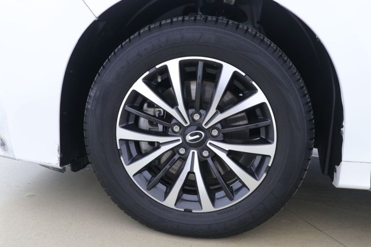 广汽传祺 传祺M8 2021款 改款 领秀系列 390T 豪华版中控内饰7008