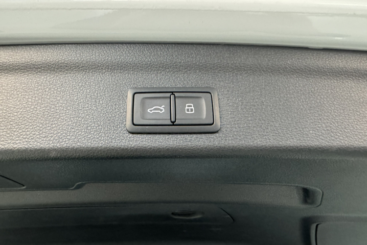 奥迪Q3 2024款 35 TFSI 时尚动感型车身外观6006