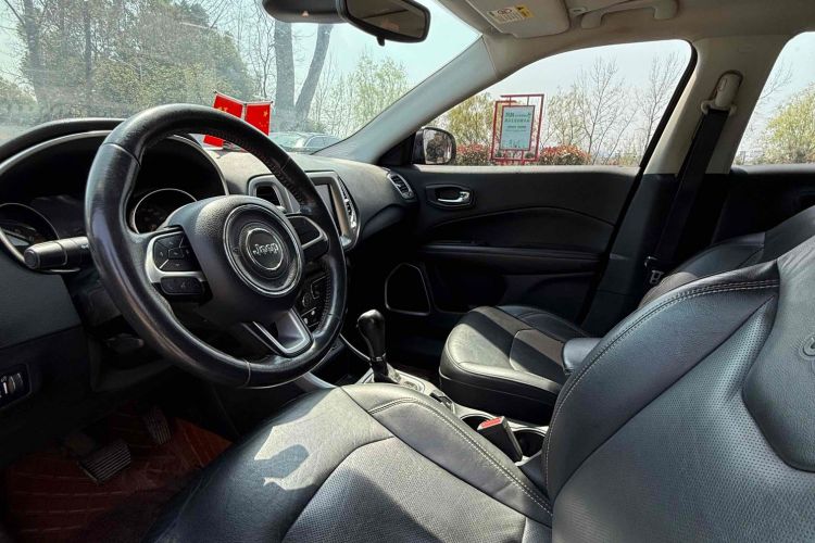 Jeep 指南者 2017款 200T 自动家享版中控内饰7003