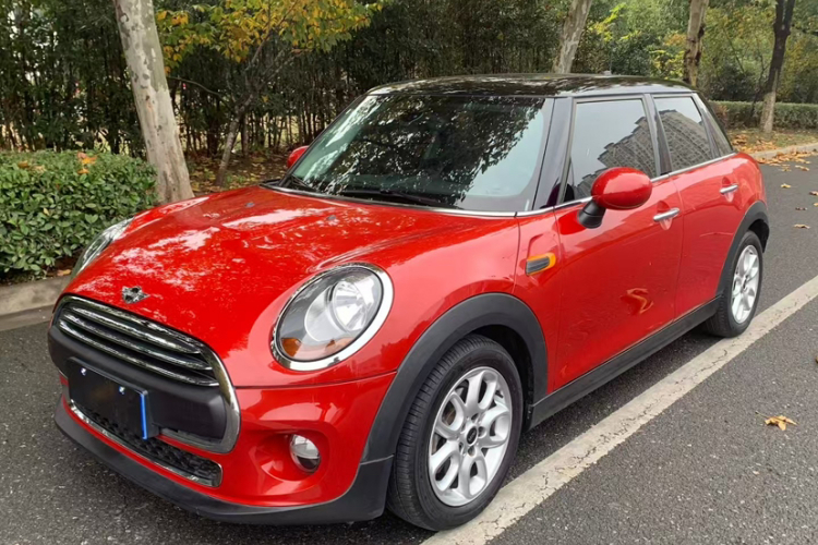 MINI 2016款 1.2T ONE 先锋派 五门版车身外观1