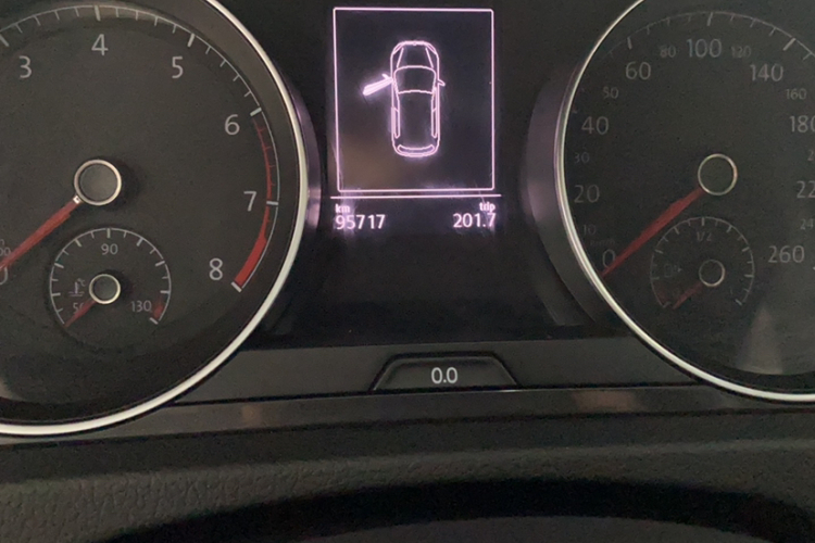 大众 高尔夫 2017款 230TSI 自动豪华百万辆纪念版中控内饰15